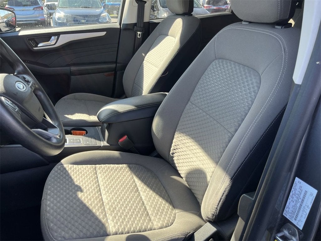 2021 Ford ESCAPE SE Base