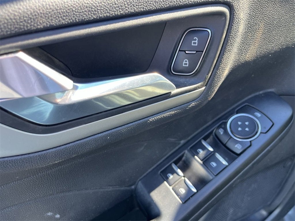 2021 Ford ESCAPE SE Base