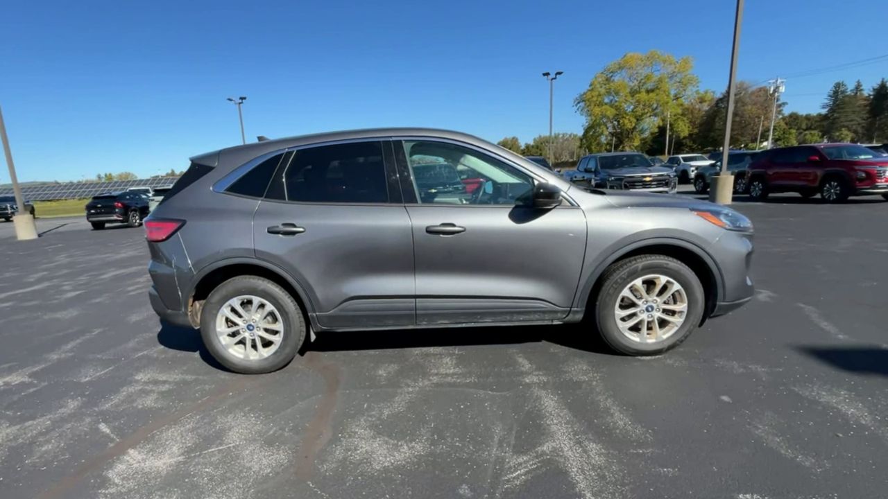 2021 Ford ESCAPE SE Base