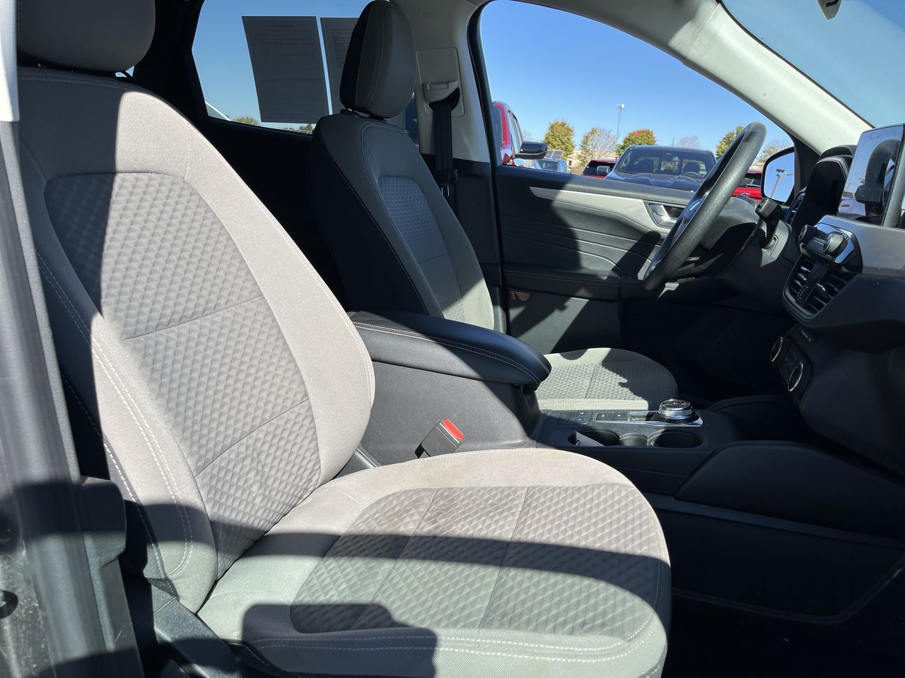 2021 Ford ESCAPE SE Base