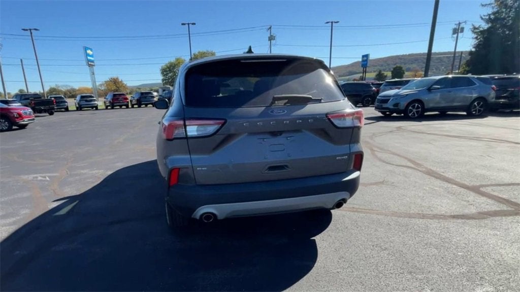 2021 Ford ESCAPE SE Base