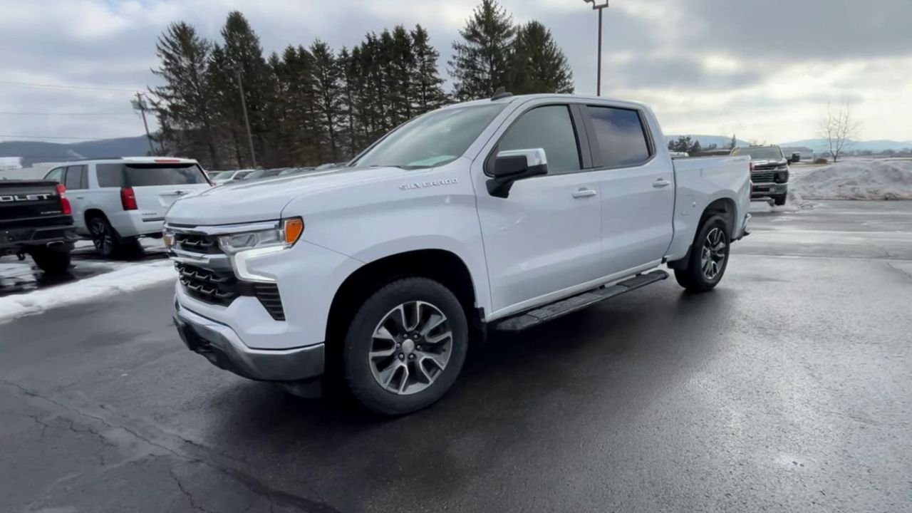 2022 Chevrolet Silverado 1500 LT (2FL)
