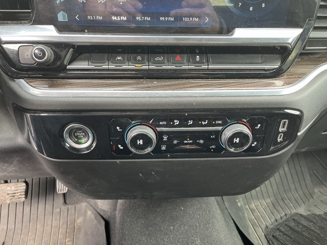 2022 Chevrolet Silverado 1500 LT (2FL)