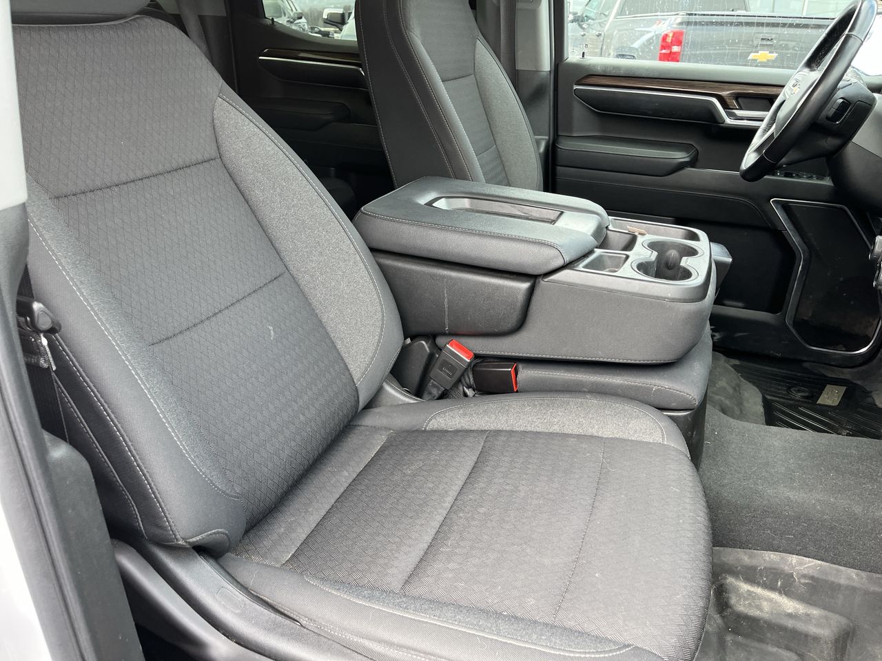 2022 Chevrolet Silverado 1500 LT (2FL)