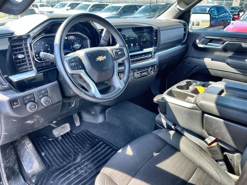 2023 Chevrolet Silverado 1500 LT (2FL)