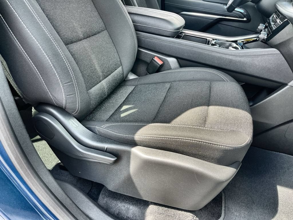 2025 Chevrolet Traverse LT - Photo 28