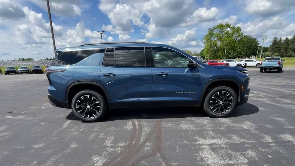 2025 Chevrolet Traverse LT - Photo 9