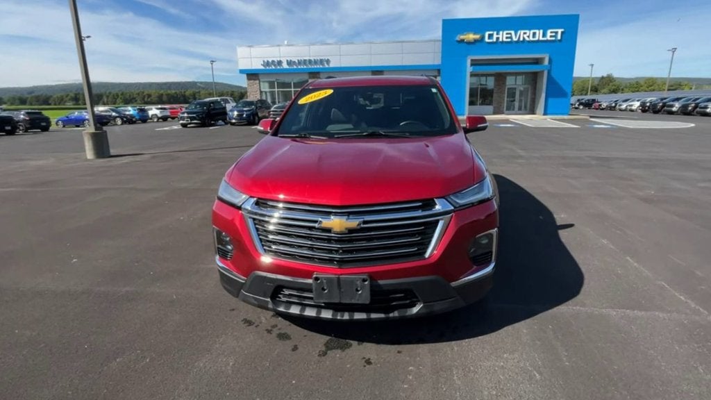 2023 Chevrolet Traverse LT Leather
