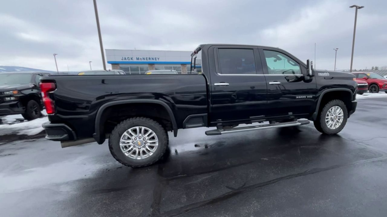 2022 Chevrolet Silverado 3500 HD High Country