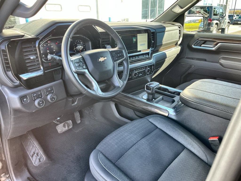2024 Chevrolet Silverado 1500 LT
